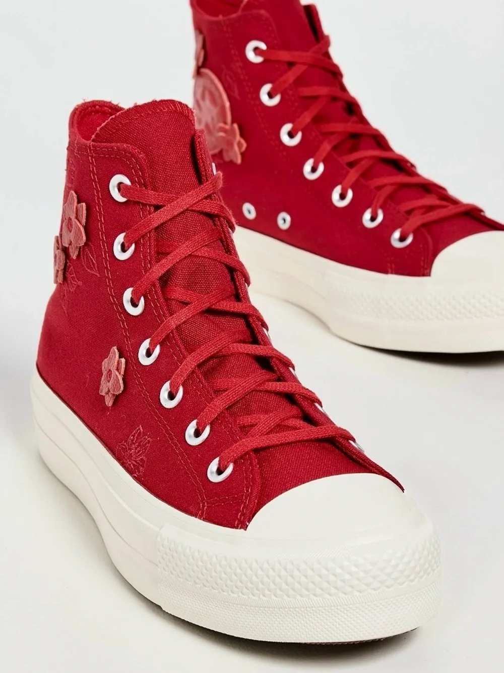 Converse Chuck Taylor All Star Lift High ‘Floral Embroidery Days Ahead’